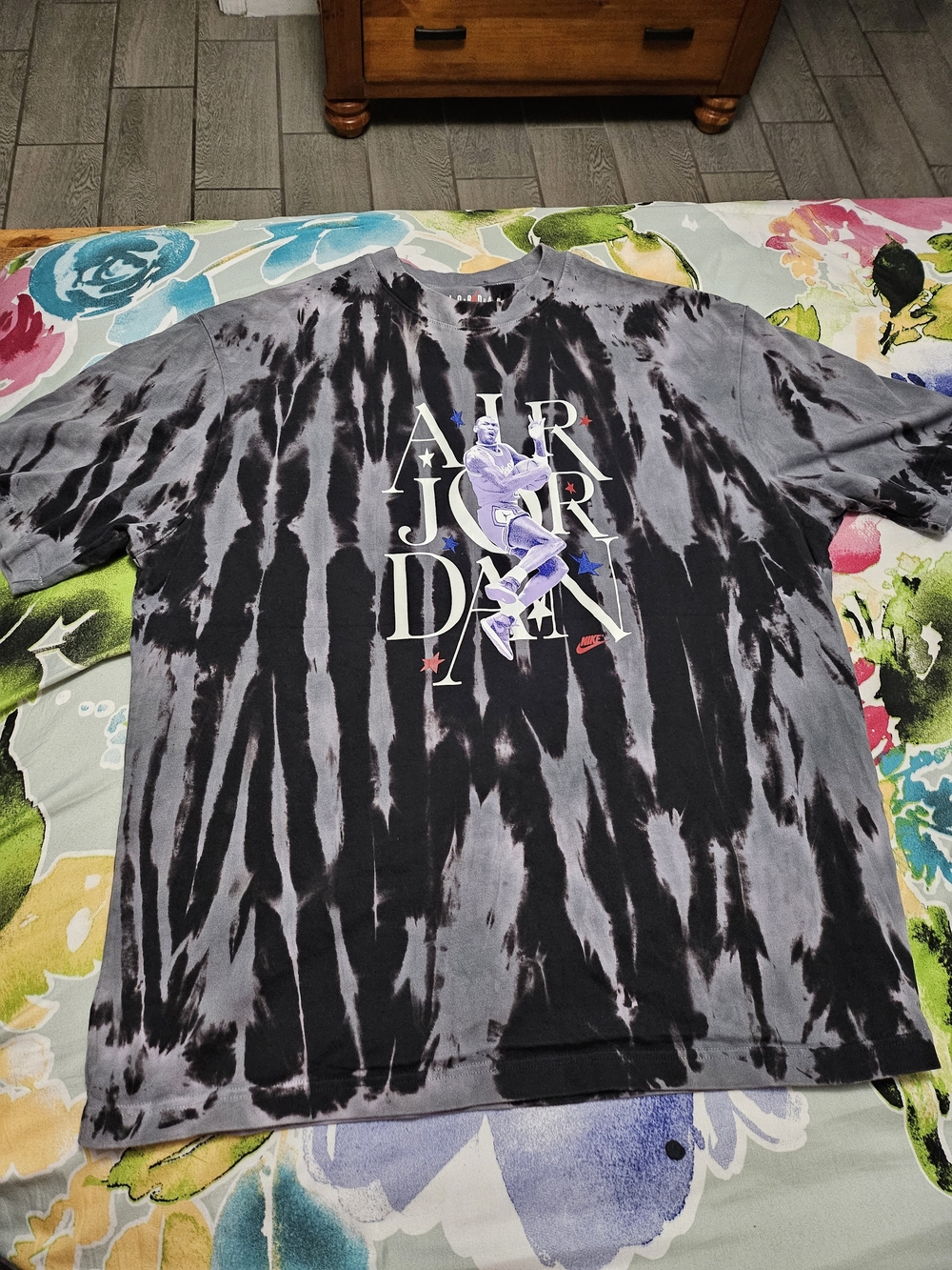 Jordan Men’s Black & Gray Tie-Dye Graphic T-Shirt